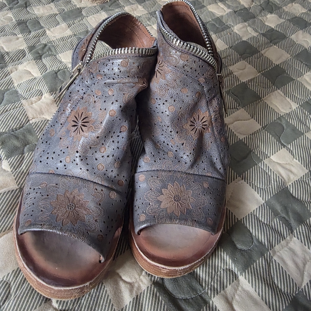 A.S.98 Naylor Floral BLUE  Laser-Cut Zip-Back Comfort Sandal